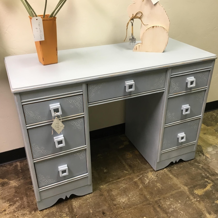 Photo store office furniture