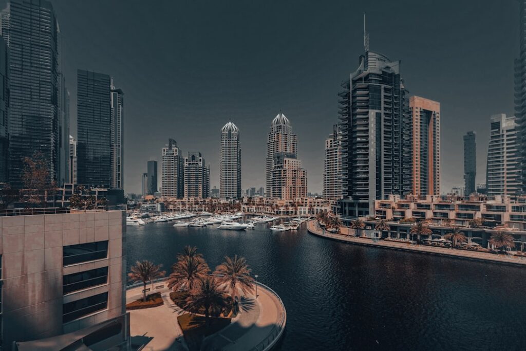 Photo executive desk cost Dubai